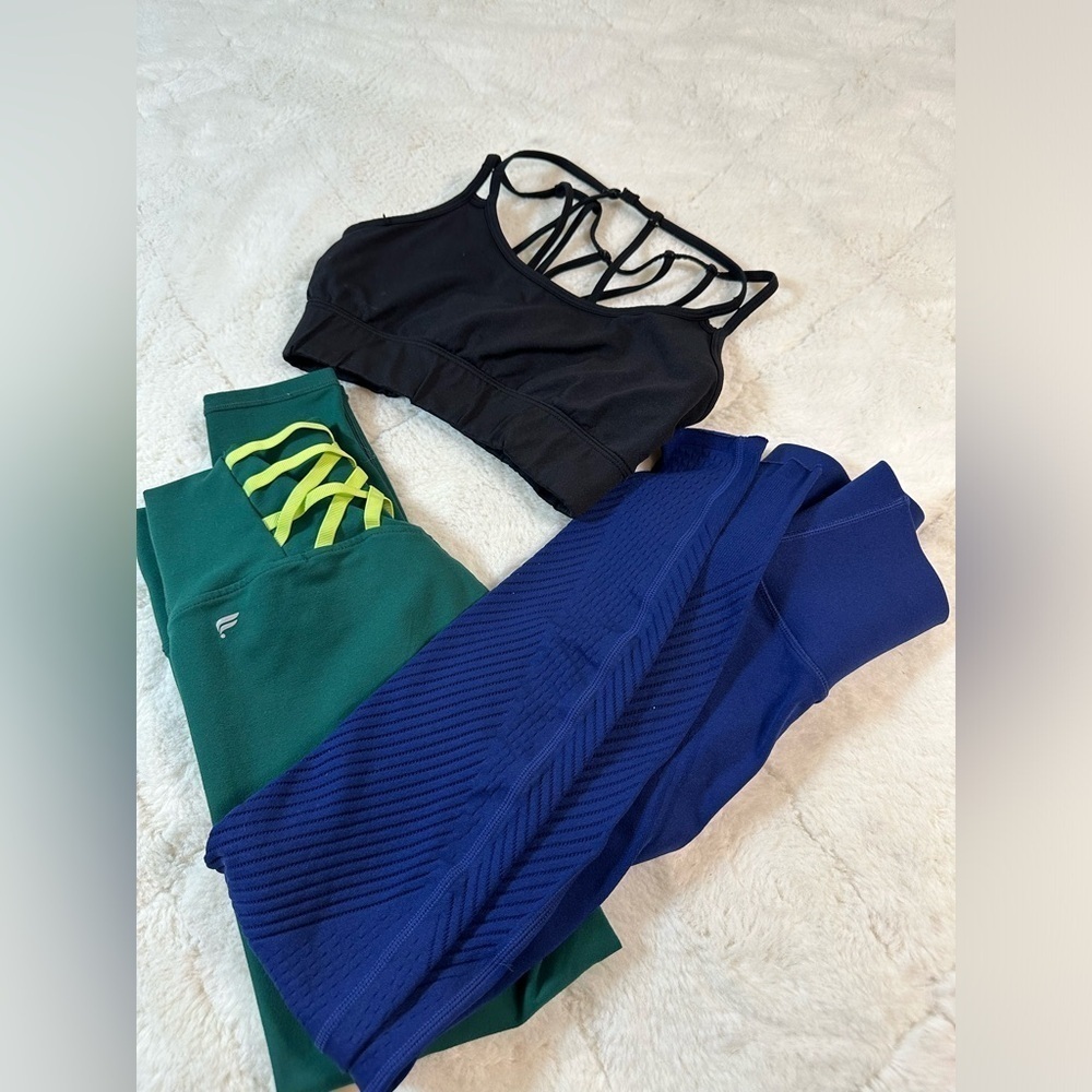 Fabletics 3 piece sculpt knit blue leggings xs boost power green xs Black bra S
